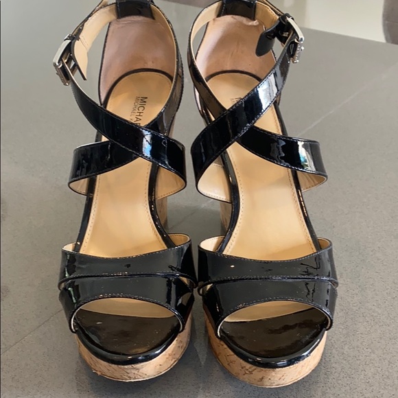 Michael Michael Kors Black Patent Wedges, Size 8 - Picture 4 of 11